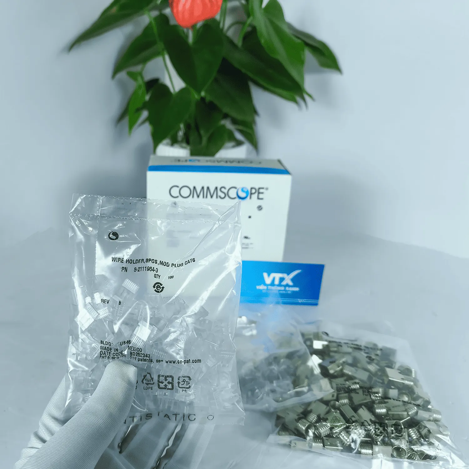 Hạt mạng Cat6 UTP Commscope 6-2111989-3 (2)