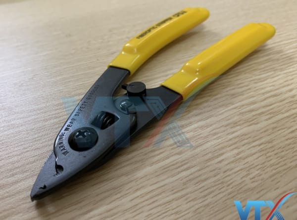 Kìm tuốt sợi cáp quang 2 lỗ Clauss CFS-2 chính hãng