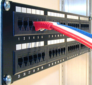 Cách lắp Patch Panel vào tủ Rack một cách thật chính xác - VTXVN