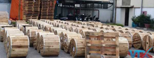 Cáp quang FTTH tại kho VTXVN