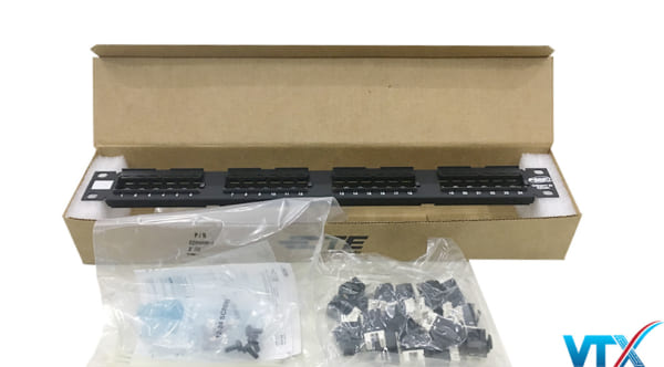 Patch panel 24 port Cat5e Commscope