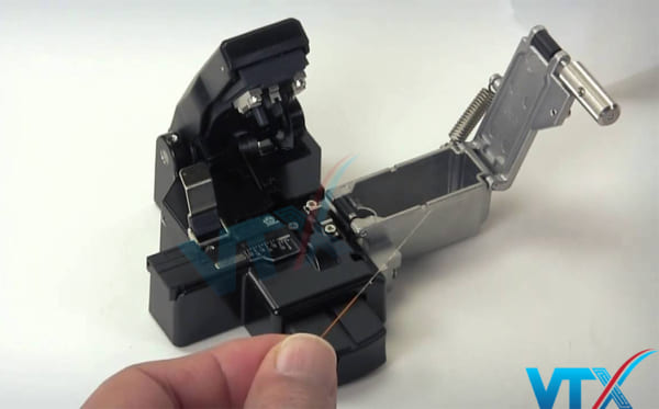 Dao cắt sợi quang Fujikura CT-06