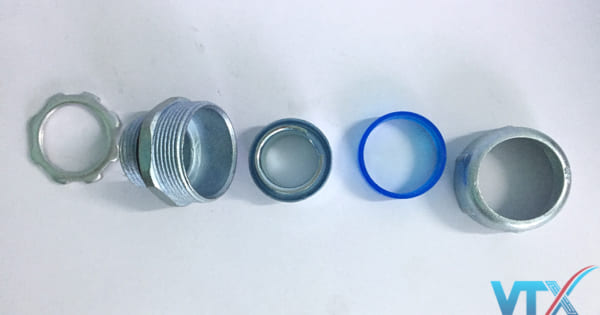 Đầu nối răng trong- đầu nối ống ruột gà lõi thép