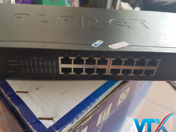 Switch chia mạng PLANET 16-port FNSW-1600P 10/100Mbps PoE