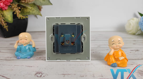 Ổ cắm Tenko TK-F71-D-18