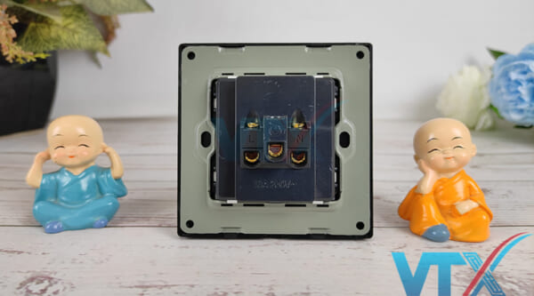 Ổ cắm âm tường Tenko-TK-F71-C-18