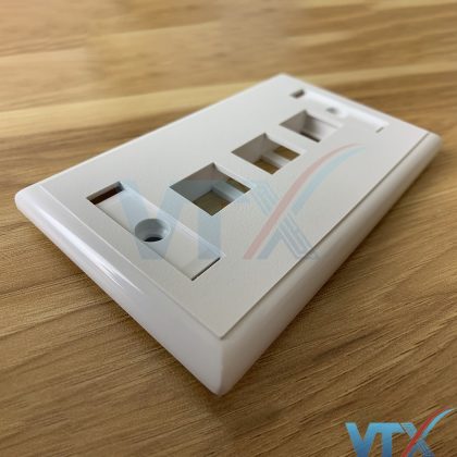 Wallplate mặt 3 cổng Legrand | PN:03412