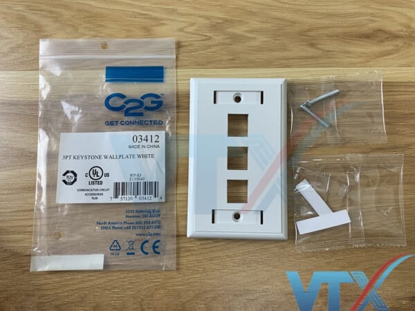 Wallplate mặt 3 cổng Legrand | PN:03412