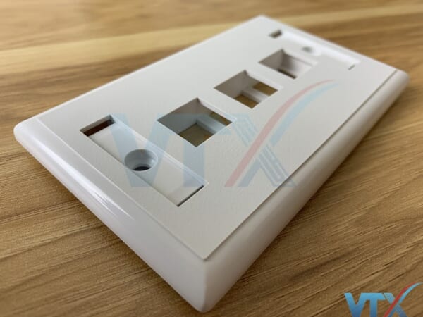 Wallplate mặt 3 cổng Legrand | PN:03412