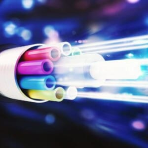 Khoảng cách truyền tải của cáp quang là bao nhiêu?