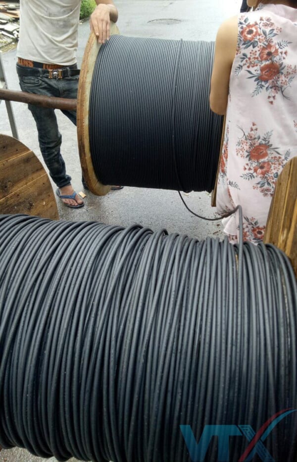 Cáp quang MM hàng nhập khẩu giá rẻ