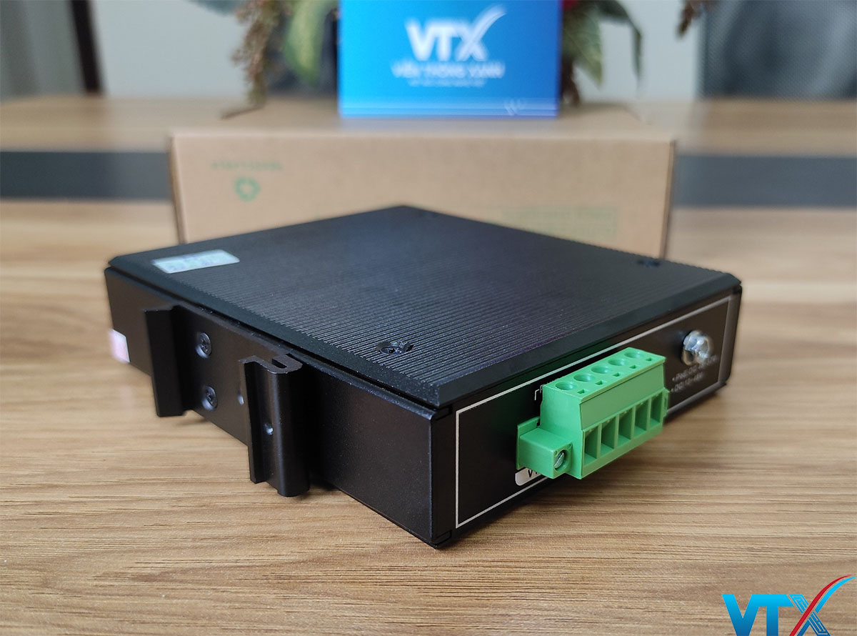 switch-cong-nghiep-poe-upcom-pies206g-4p-2c-2