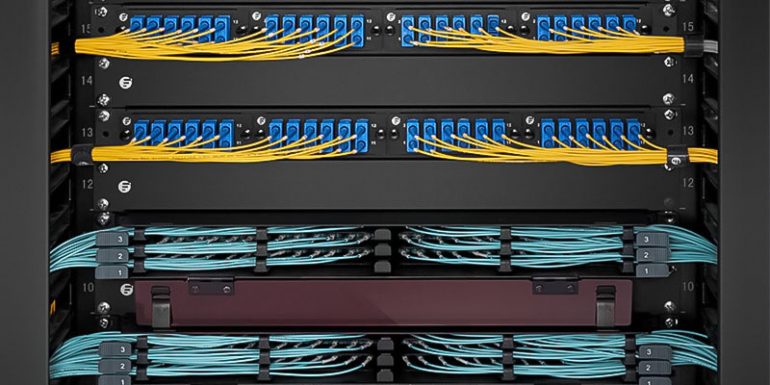 Những lưu ý khi lắp đặt, đấu nối tủ rack - VTXVN