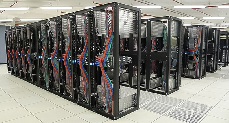 tủ open rack 4 cột được sử dụng trong các trung tâm dữ liệu