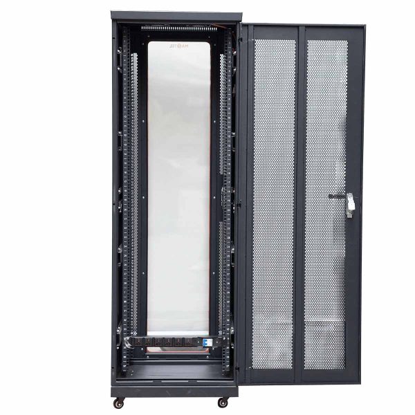 Khong-gian-ben-trong-tu-rack-36U-Maxtel