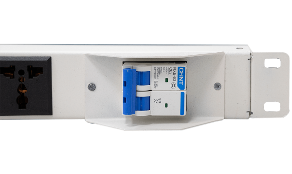 Át trên thanh nguồn PDU 6 ổ đa năng